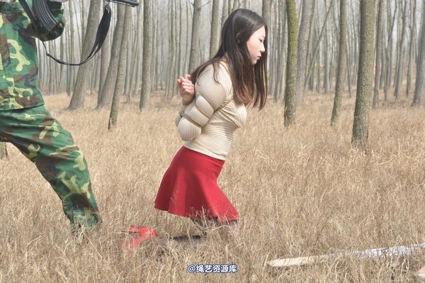 mj影视 - 车模梅晓雯 第 283 张图片