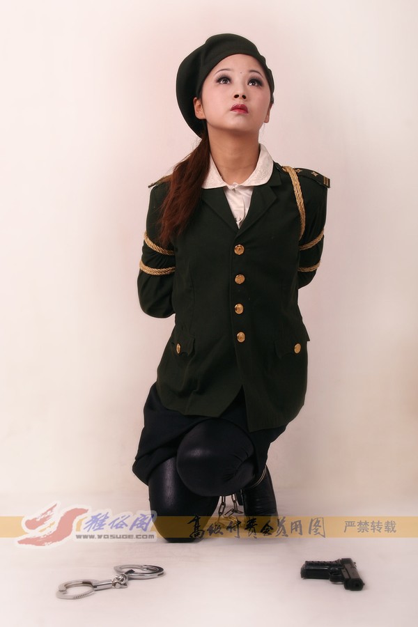 雅俗阁 - 20060422雅思警服(2) 第 20 张图片