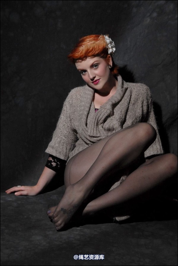 simplytied - RR in jumper and tights 第 4 张图片