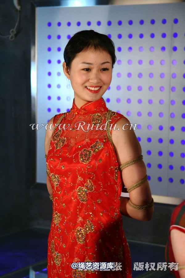 锐度主张 - 2009年第17期捆绑图（2009.4.7）模特：微微 莹儿 第 5 张图片