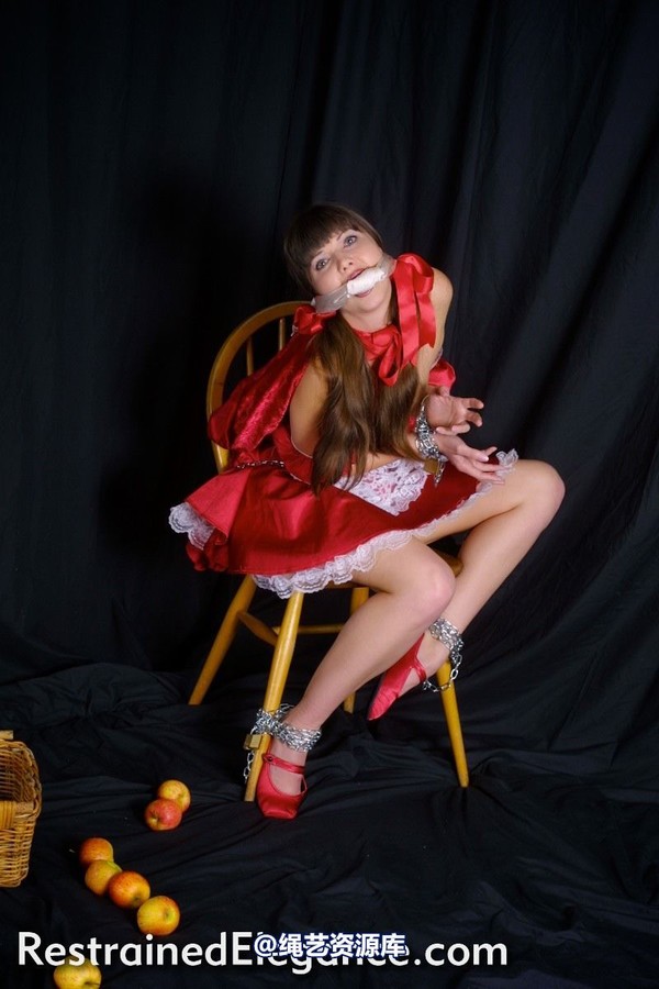 restrainedelegance - Red Riding Hood 第 75 张图片