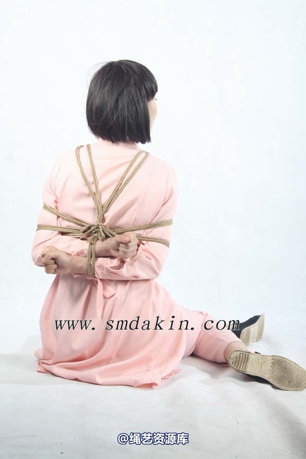 锐度主张 - 粉色护士服花样捆绑模特：碧菡 第 6 张图片
