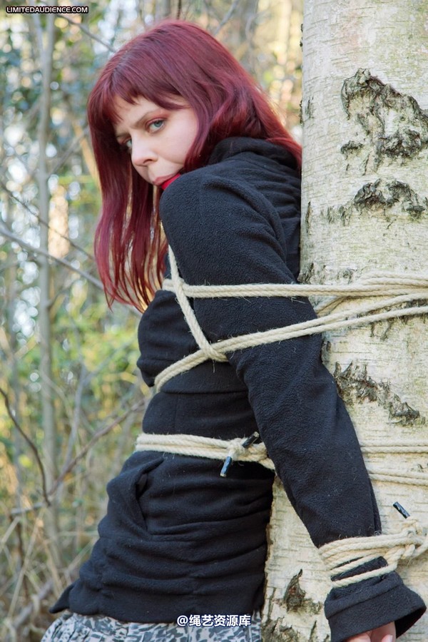 limitedaudience - 2012 scarlett stuck in the woods 第 15 张图片
