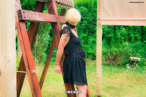 limitedaudience - 2014 kimmy louise cuffed to the cross 第 10 张图片