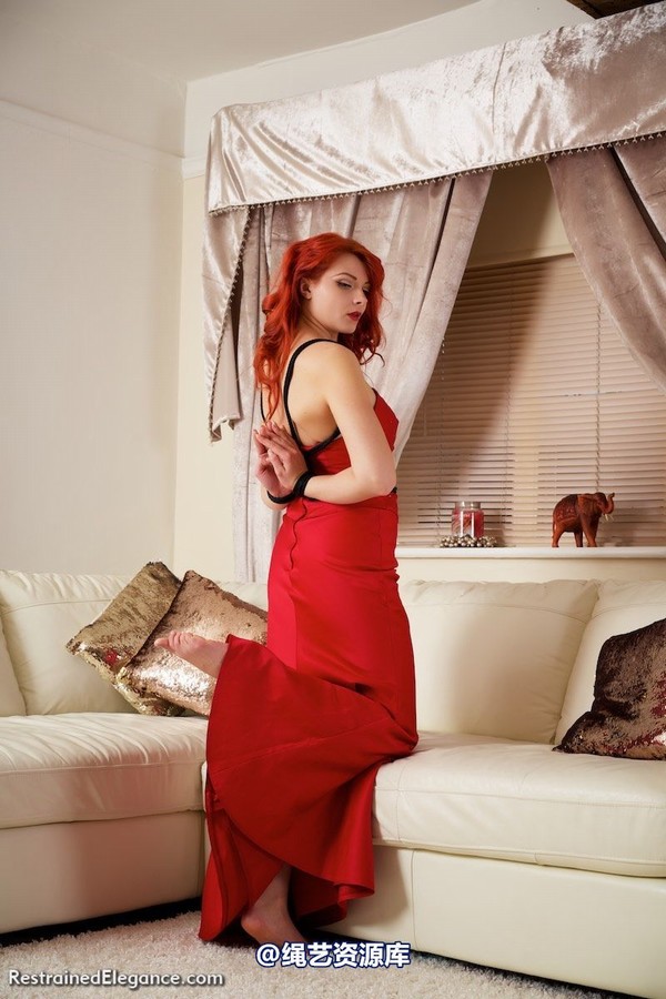 restrainedelegance - Bare feet, Ballgowns and Bondage 第 18 张图片