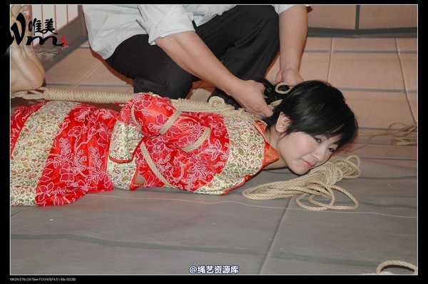 唯美之家 - 08-05-29盈盈汉服-护士装 第 216 张图片