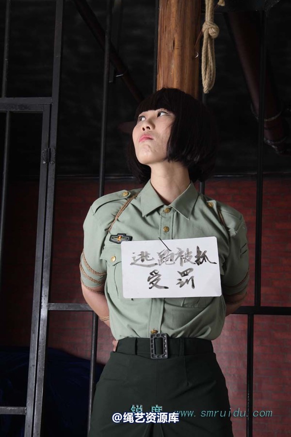 锐度主张 - 制服柱绑模特：碧菡 第 66 张图片