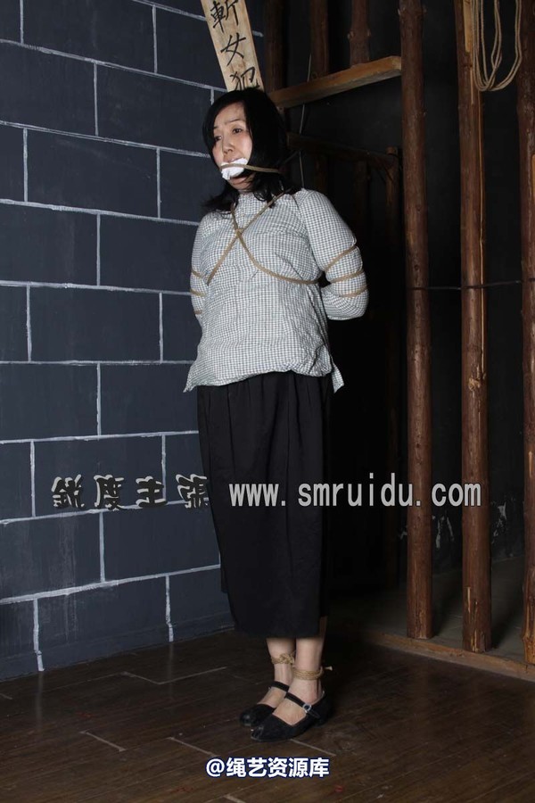 锐度主张 - 大襟衣插牌女囚模特：玉露 第 41 张图片
