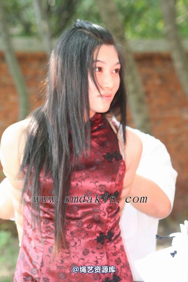 锐度主张 - 枪毙女犯模特：云若 第 53 张图片