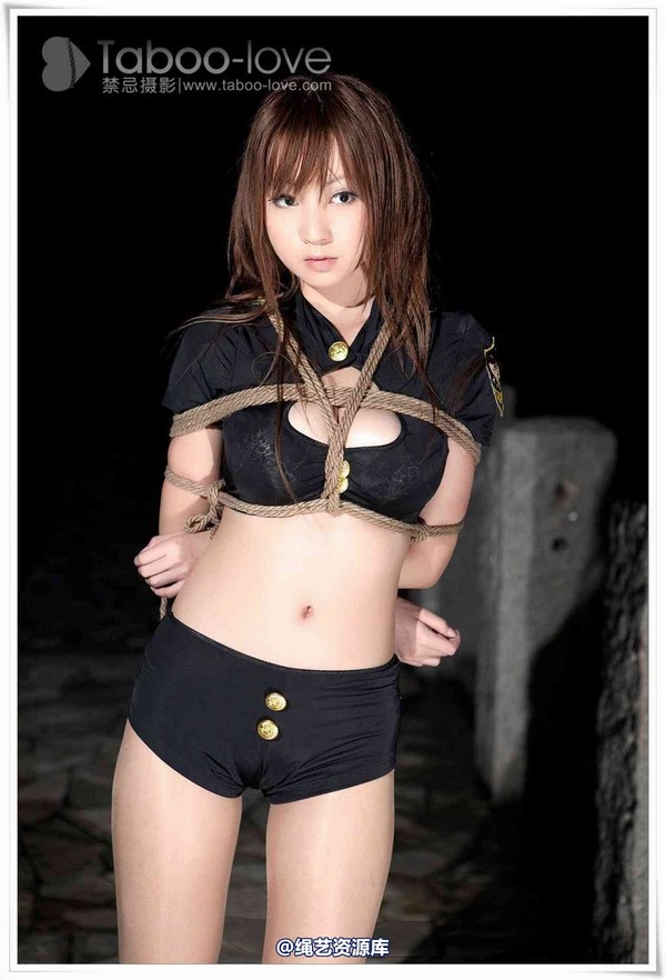 禁忌摄影 - No.012 桃�A �W生妹的警服�o�`秋�[ 第 18 张图片