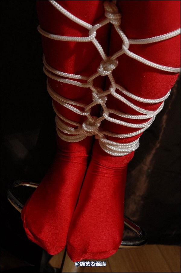 simplytied - Lou in red catsuit 第 36 张图片