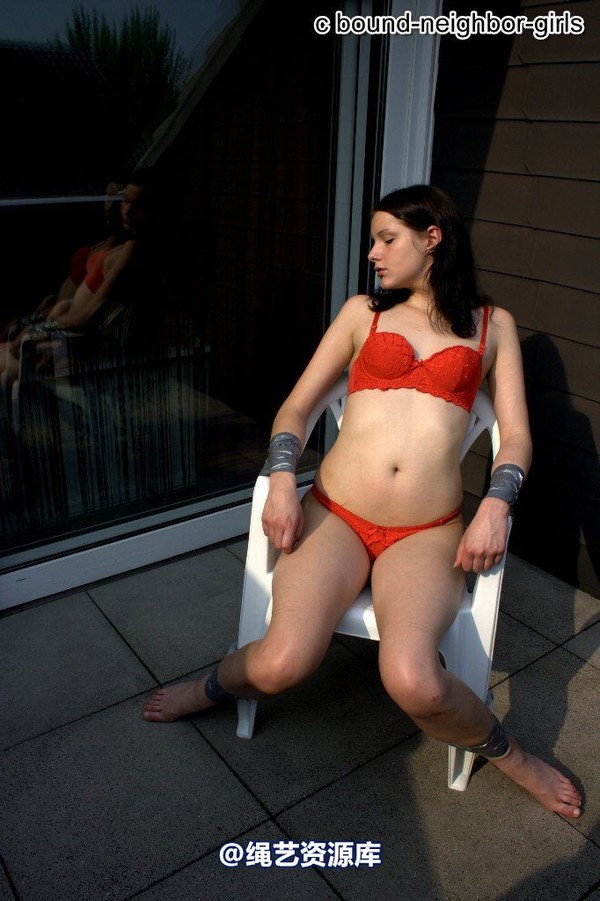 bound-neighbor-girl - Tanja sunbathing 第 23 张图片