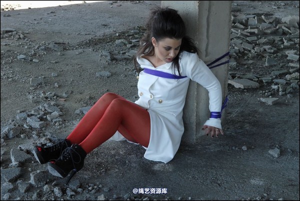 simplytied - More red tights in the Sun 第 11 张图片