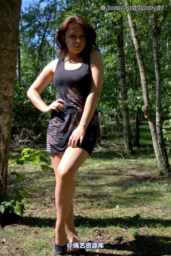 bound-neighbor-girl - Guest Helena - Alone in the forest 第 2 张图片