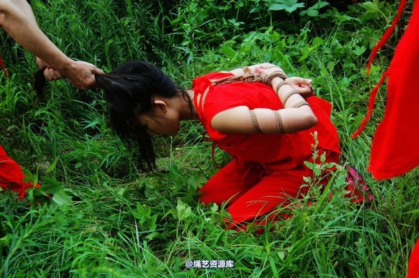 mj影视 - 血的代价-红罪衣刑场木驴斩－梅晓芳2013-08-26 第 174 张图片