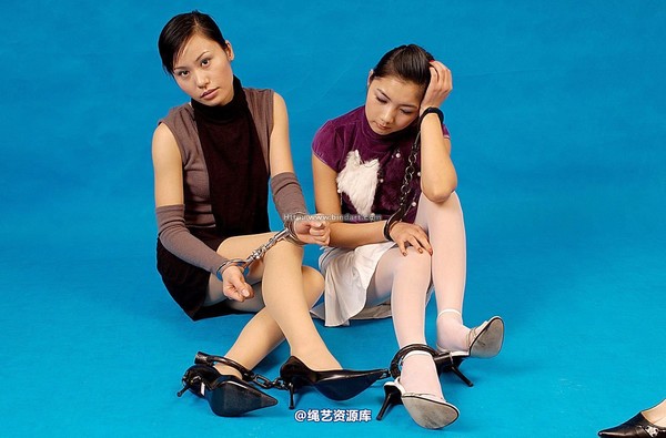 丽柜美束 - 2005-12-08 第 15 张图片