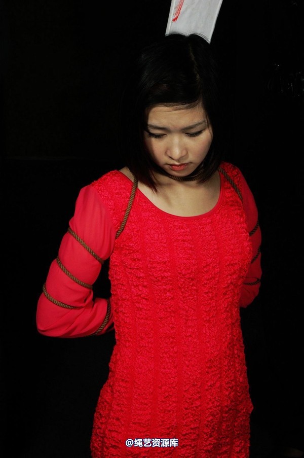 mj影视 - 梅晓枫―临刑捆绑2013-05-09 第 111 张图片