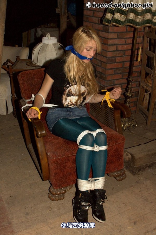 bound-neighbor-girl - Kate - Tied up in the attic 2 第 21 张图片