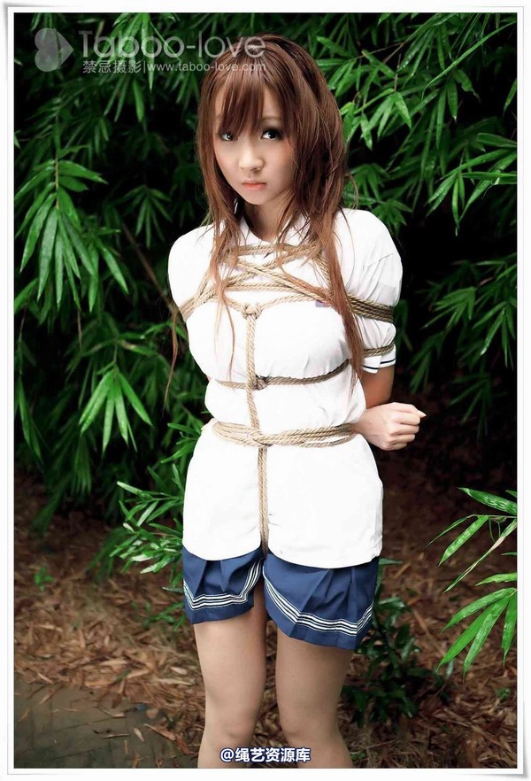 禁忌摄影 - No.012 桃�A �W生妹的警服�o�`秋�[ 第 7 张图片