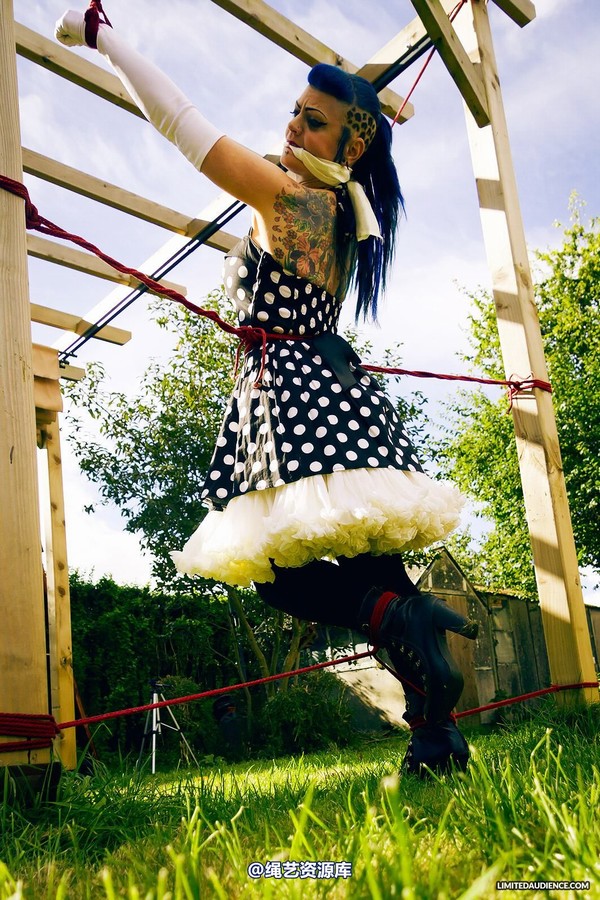 limitedaudience - 2014 raevan spread outdoors 3 第 11 张图片