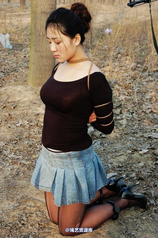 mj影视 - 2013-3-4陈沫踏青 黑丝美女最终的不归路 第 25 张图片