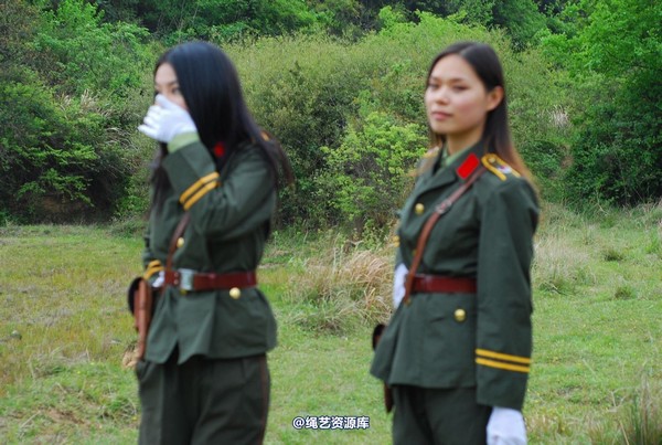 唯美之家 - 外拍军装三模特 第 359 张图片