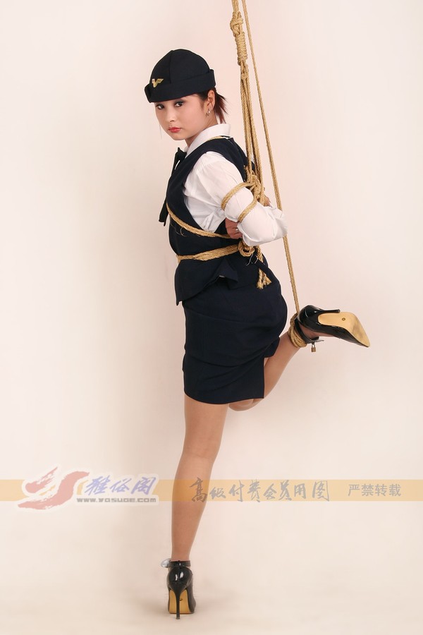 雅俗阁 - 20060404雅思空姐吊绑 第 231 张图片
