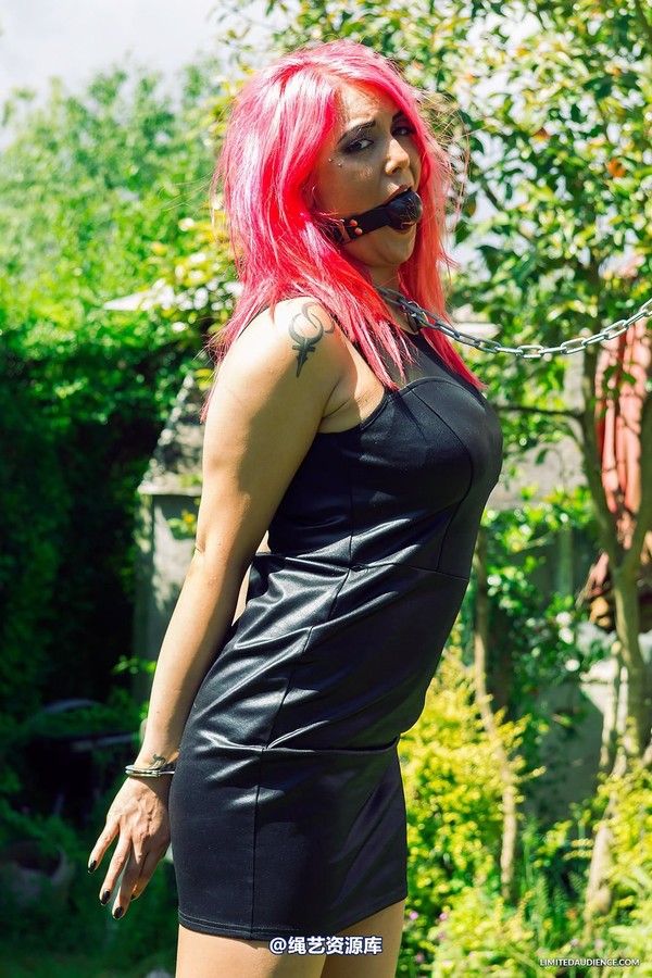 limitedaudience - 2013 elle manacled 第 24 张图片