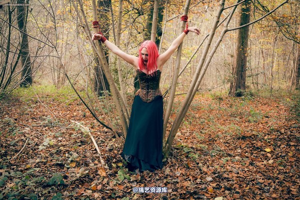 limitedaudience - 2014 elyssia hanging out in the woods 第 31 张图片