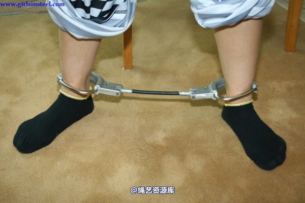 girlsinsteel - 2 dangerous girls as convicts 第 16 张图片