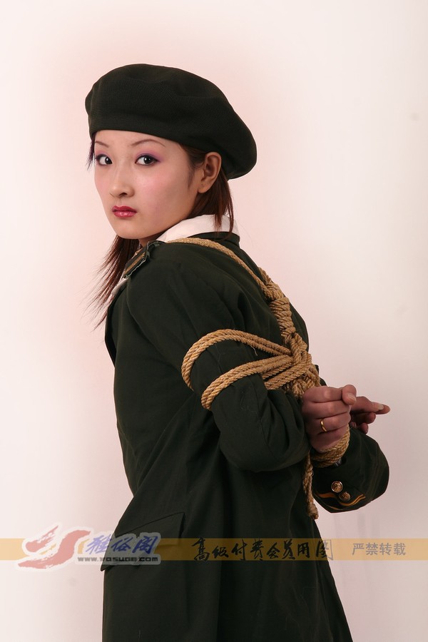 雅俗阁 - 20060407雪儿警服 第 99 张图片