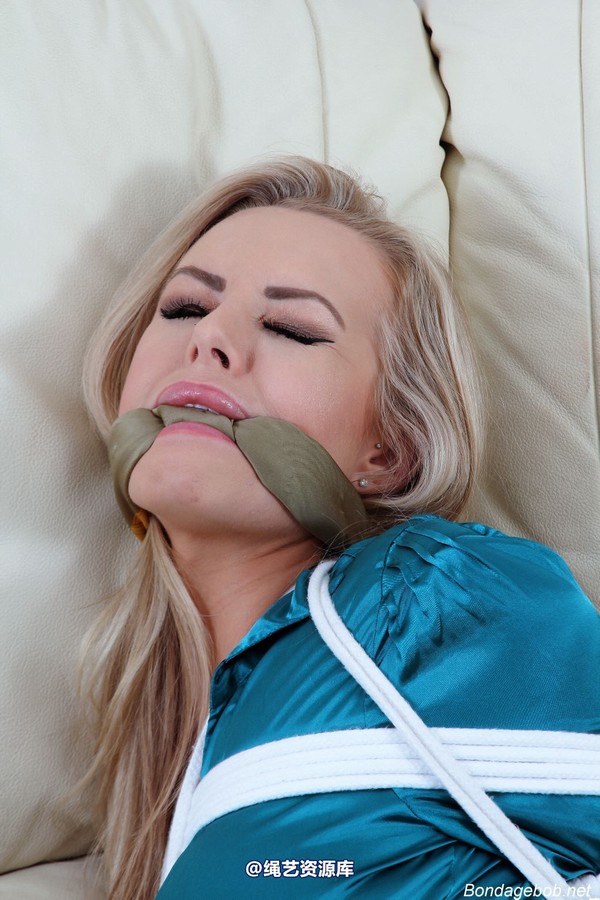 bondagebob - Hannah Claydon Secretary Tied 第 93 张图片