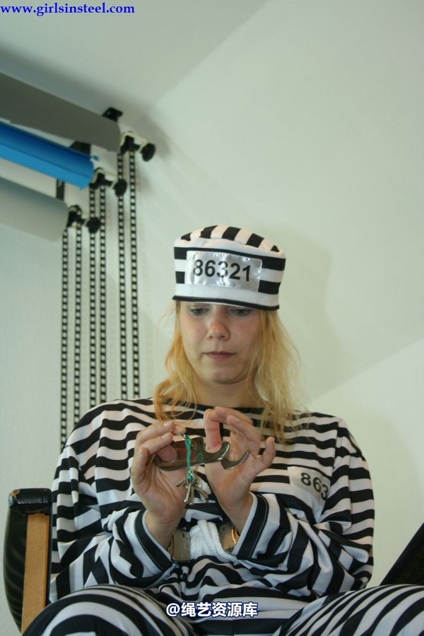 girlsinsteel - 2 dangerous girls as convicts 第 54 张图片