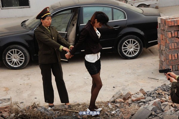 mj影视 - 倾心罪恶红唇1 第 400 张图片