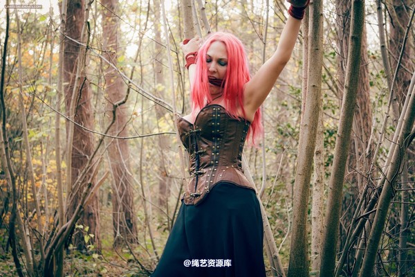 limitedaudience - 2014 elyssia hanging out in the woods 第 9 张图片