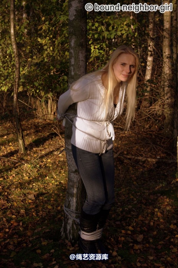 bound-neighbor-girl - Bambi - Tied up in the autumn woods Part 1 第 11 张图片
