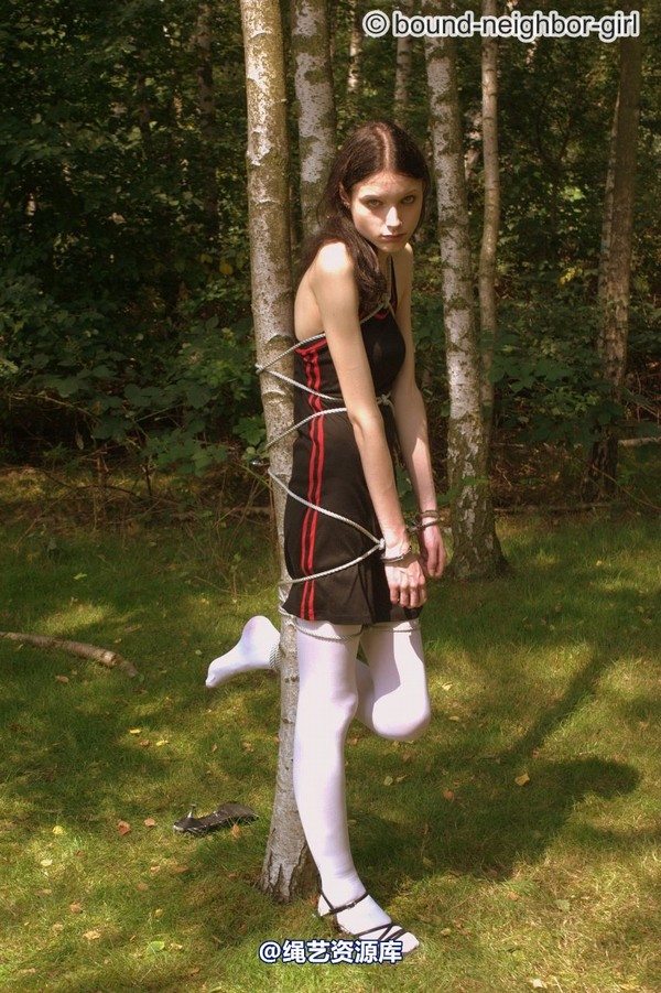 bound-neighbor-girl - Tanja - Tied up in the forest 3 第 22 张图片