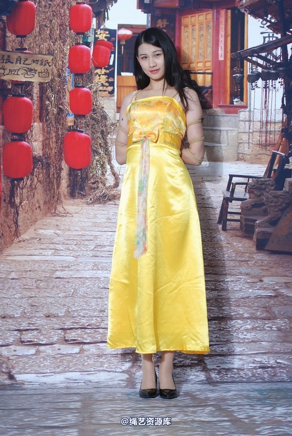 唯美之家 - 新模萧萧黄礼服 第 128 张图片