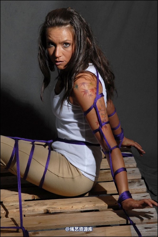 simplytied - Pallet and a hard tie 第 14 张图片