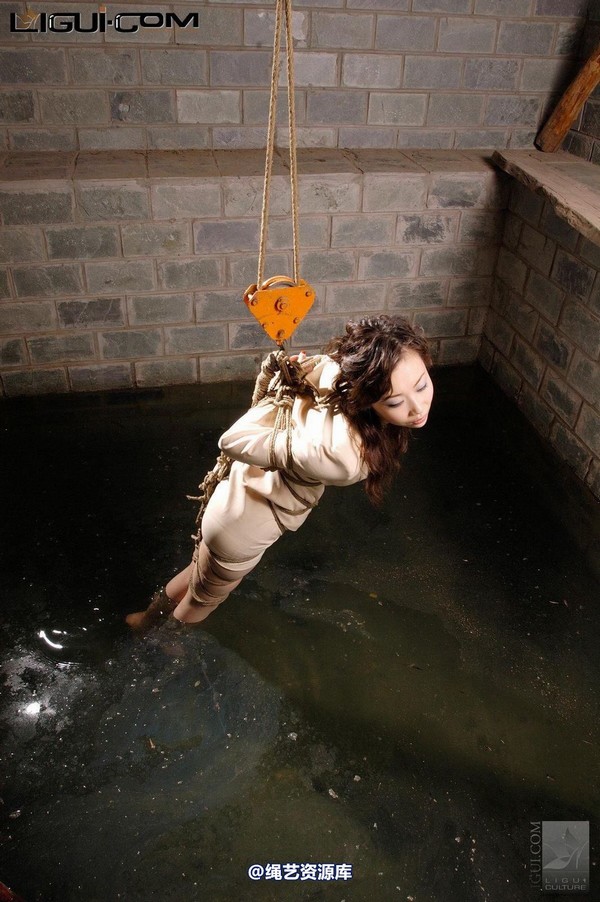 丽柜美束 - 2008-11-07 露露 3 第 14 张图片