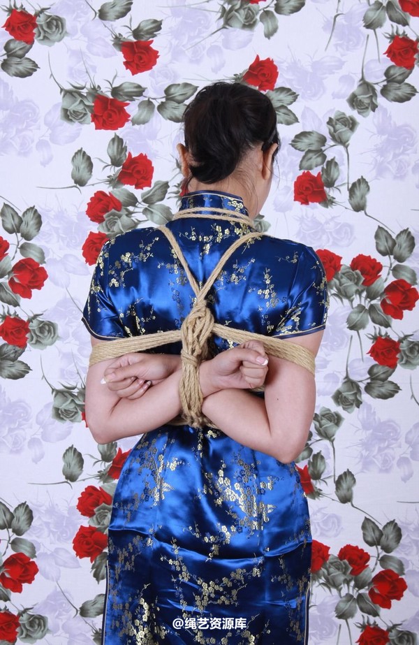 神艺缘 - 123-豪爽美女穿上旗袍，绑起来一样风情万钟 第 13 张图片