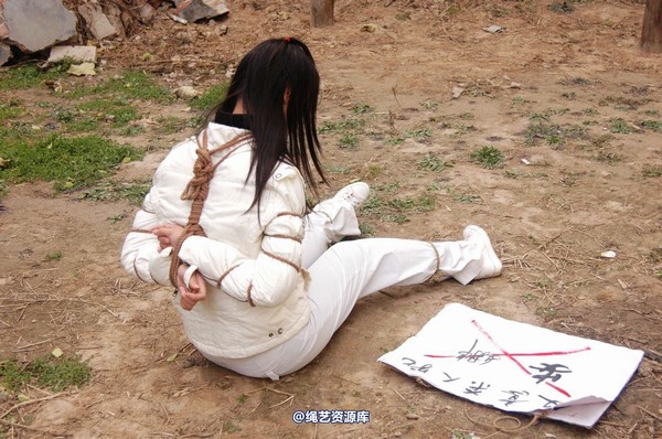 mj影视 - 安娜刑场2013-04-13 第 246 张图片