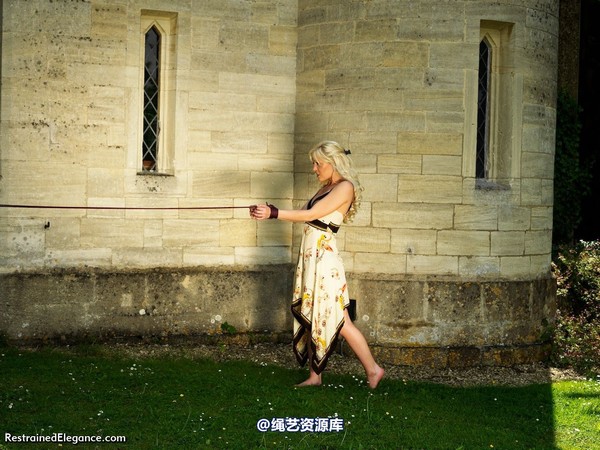 restrainedelegance - Droit de seigneur 第 13 张图片