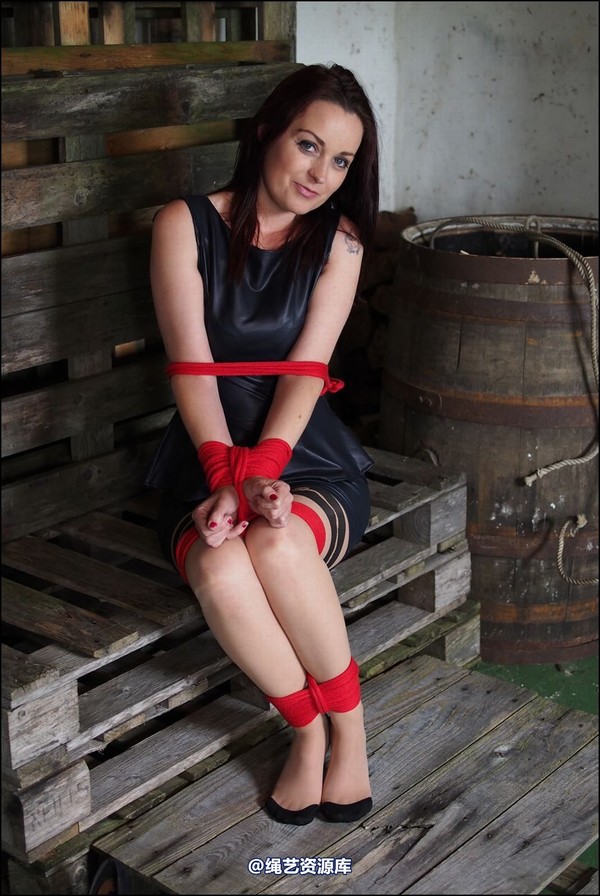 simplytied - Jinx in contrast tights 第 24 张图片