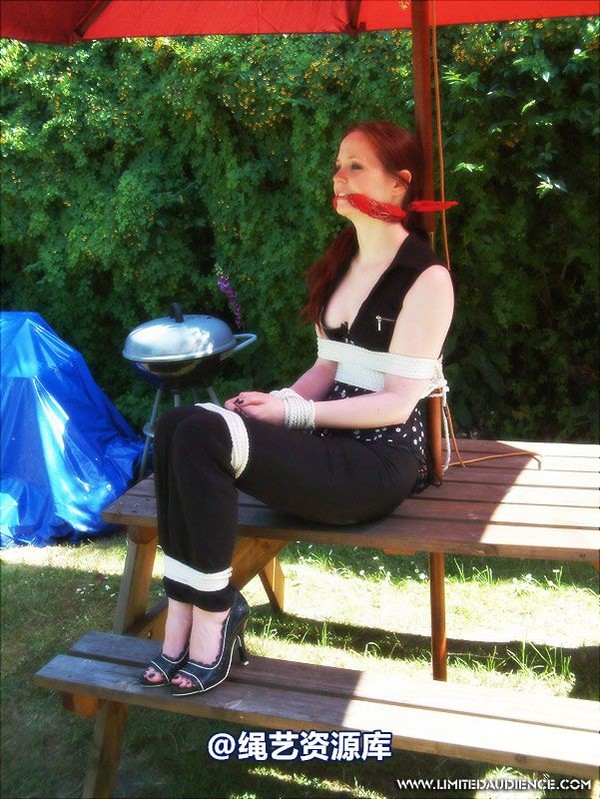 limitedaudience - 2007 brede tied to parasol 第 2 张图片