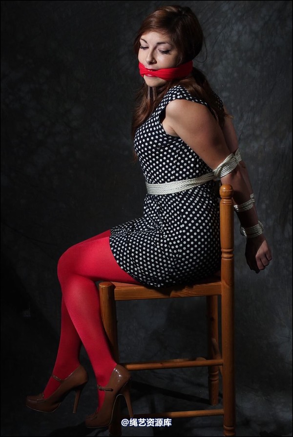 simplytied - She wanted to wear red tights 第 15 张图片
