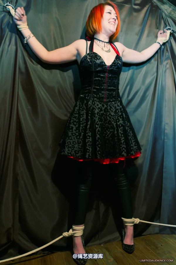 limitedaudience - 2012 beckykat six tied and chained 2 第 5 张图片