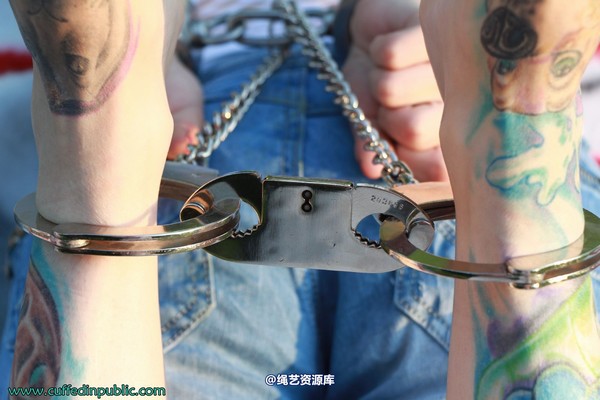 girlsinsteel - Hogtied in the sun 第 14 张图片
