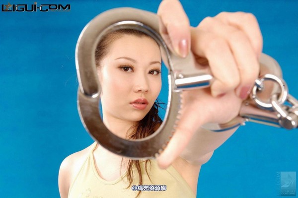 丽柜美束 - 2008-11-07 露露 6 第 4 张图片