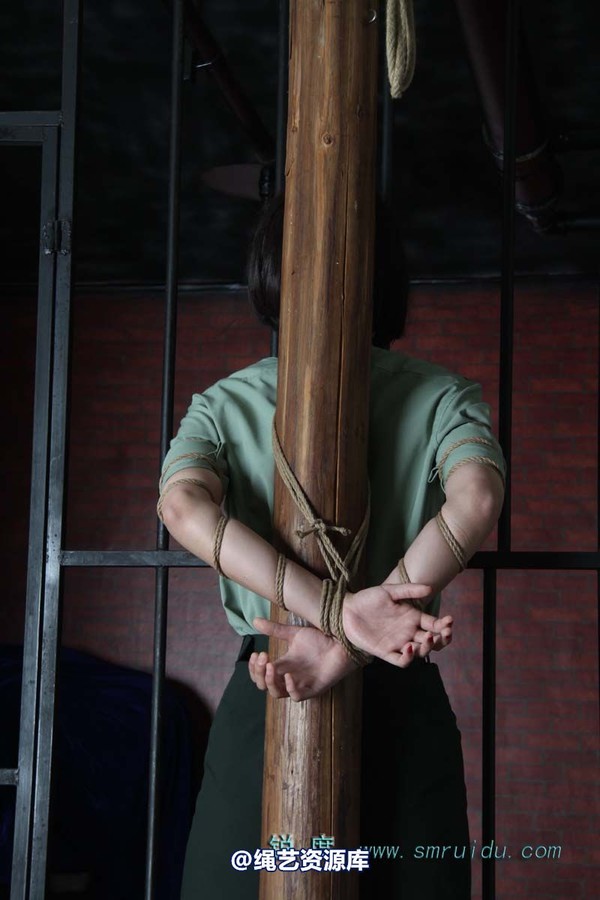 锐度主张 - 制服柱绑模特：碧菡 第 58 张图片
